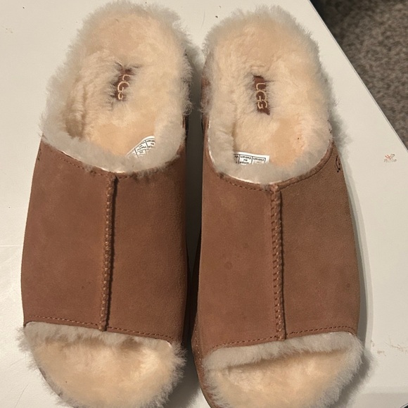 UGG Women’s Greenport Slide - Tan - Picture 10 of 10